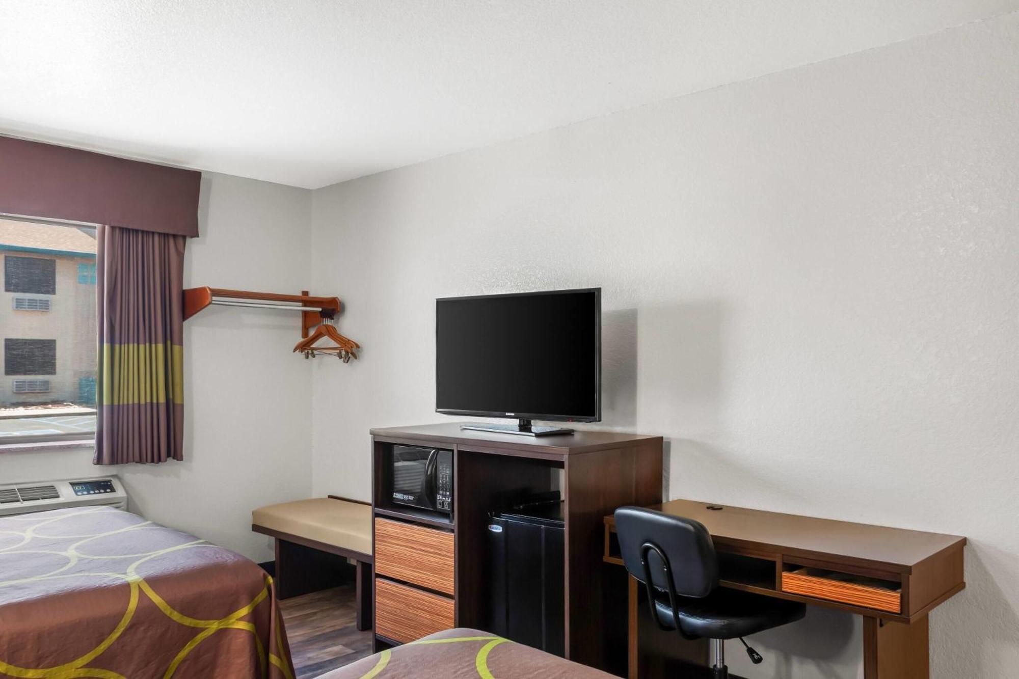 Hotel Super 8 By Wyndham Santa Rosa Extérieur photo