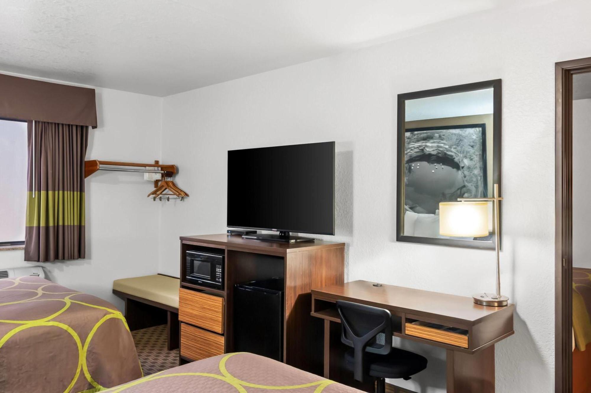 Hotel Super 8 By Wyndham Santa Rosa Extérieur photo