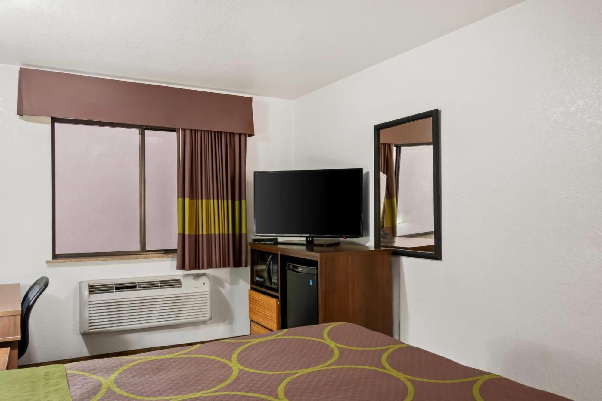 Hotel Super 8 By Wyndham Santa Rosa Extérieur photo